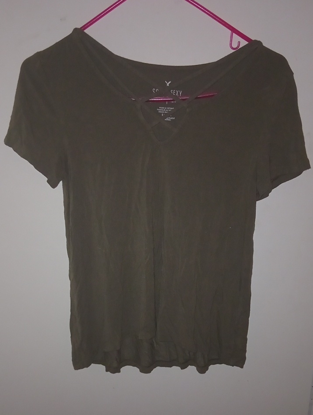 Soft & Sext American Eagle Olive Green V-Neck Women's Tee Size S/p